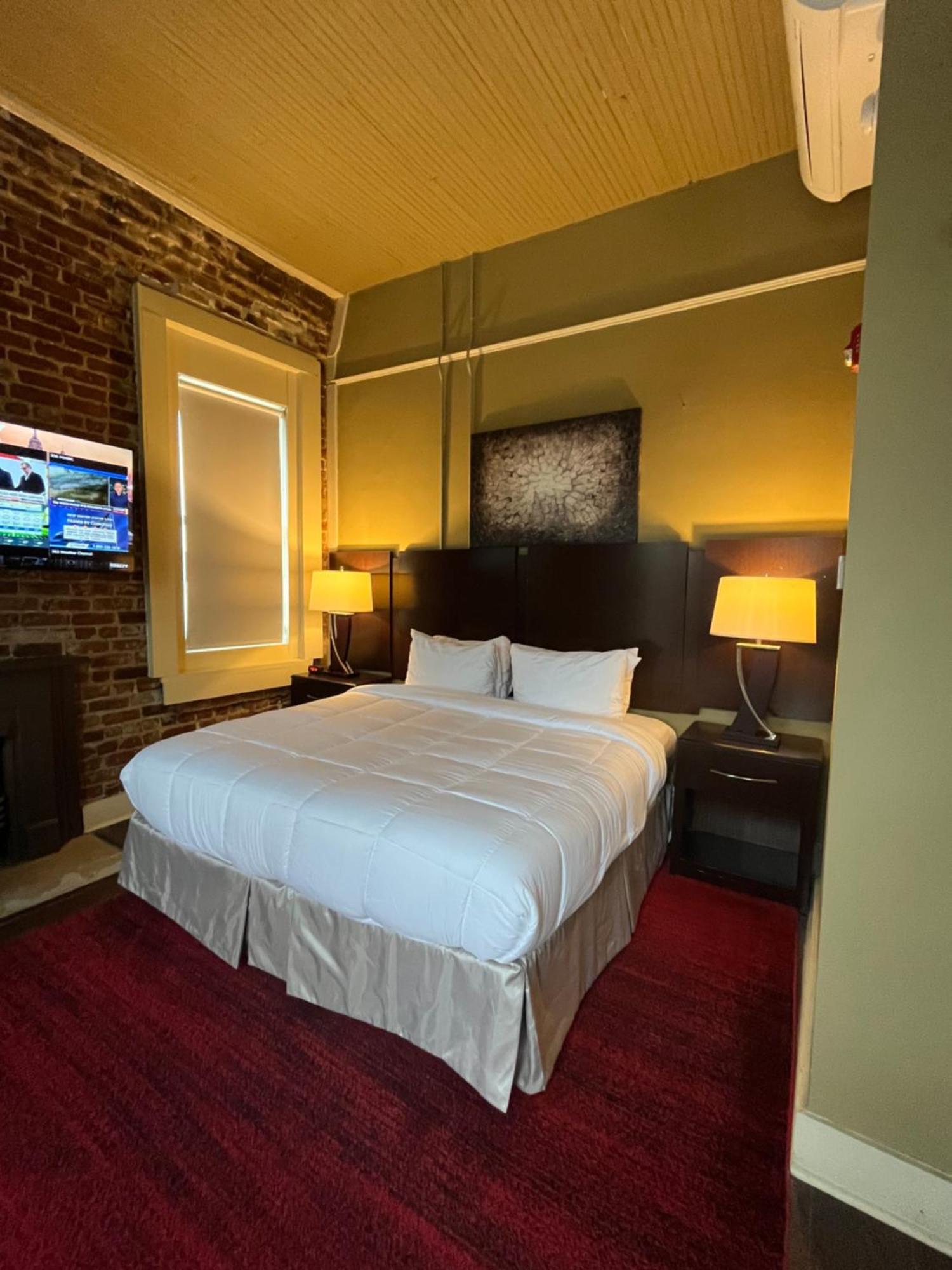 The Skylight Hotel Greenville Exterior photo